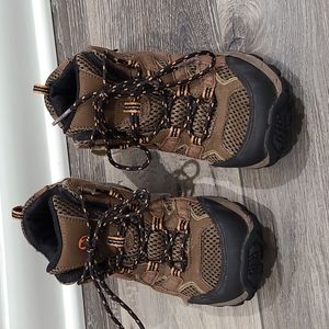 Merrell Hiking Boots, Size 3